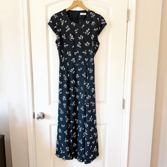 ARITZIA Babaton Hamptons Navy Floral Midi Dress - Picture 2 of 12